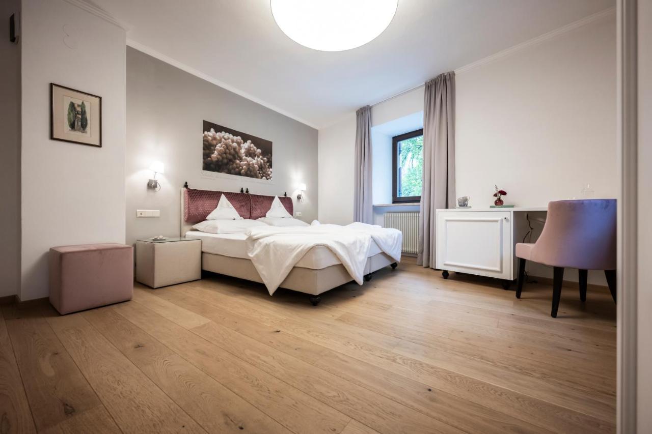 Schloss Plars Wine & Suites Lagundo Exteriör bild