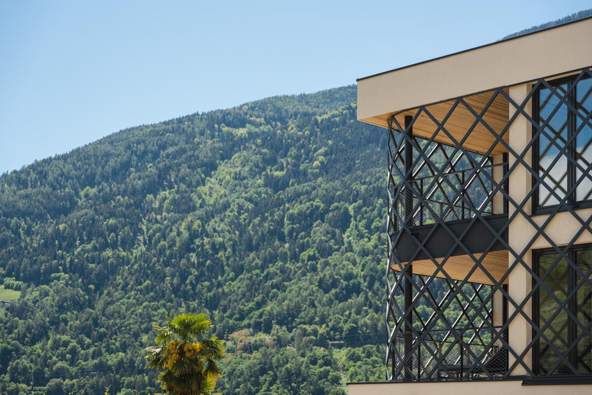 Schloss Plars Wine & Suites Lagundo Exteriör bild