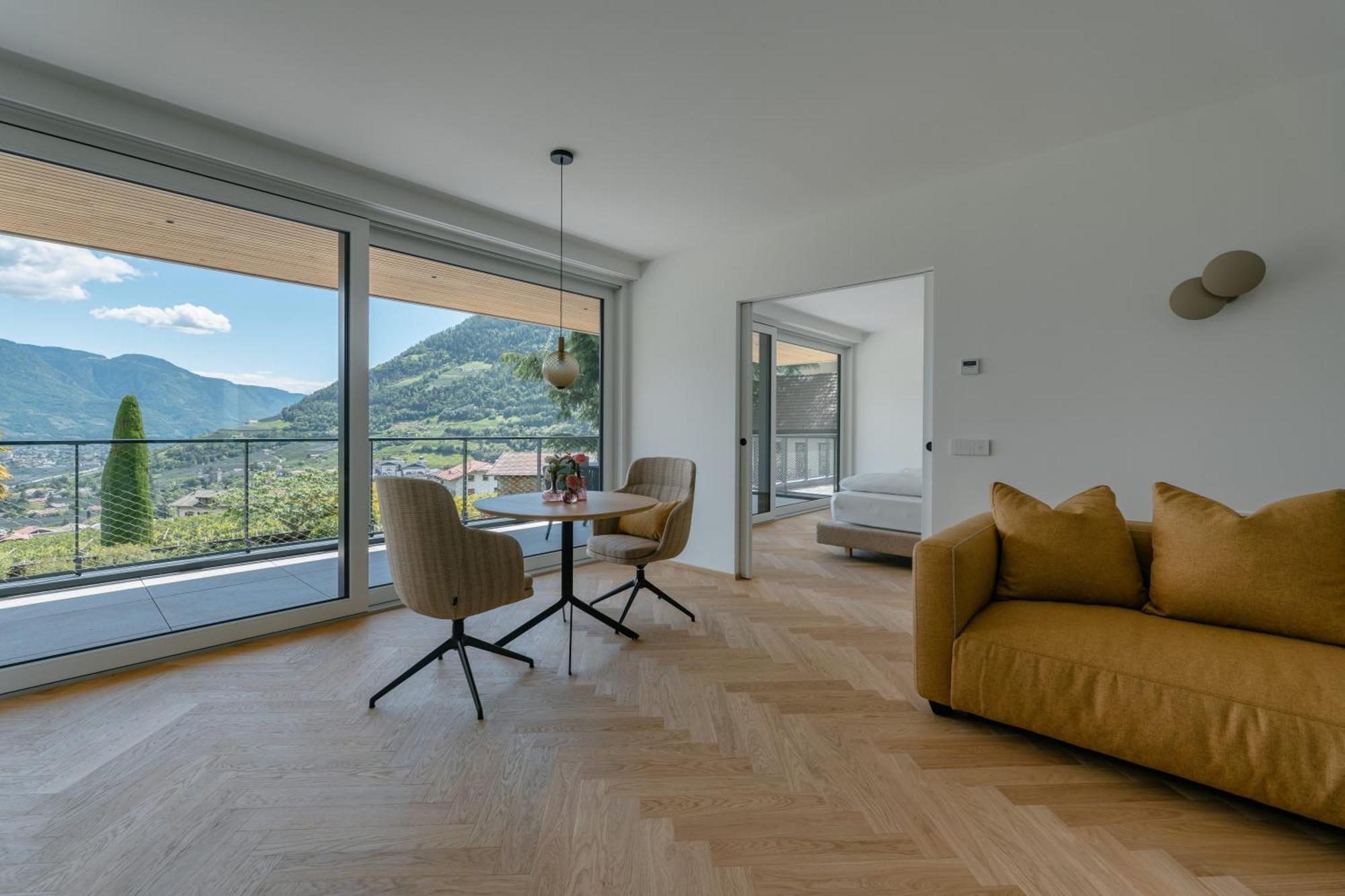 Schloss Plars Wine & Suites Lagundo Exteriör bild